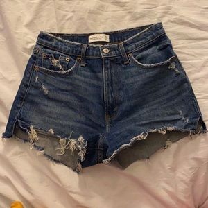 A&F High Rise Mom Short (Curve Love)